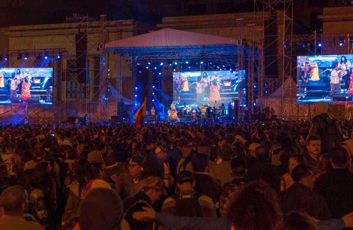 Las FARC lanzan su partido político con un megaconcierto en la Plaza de Bolívar de Bogotá. Foto: Danilo Canguçu