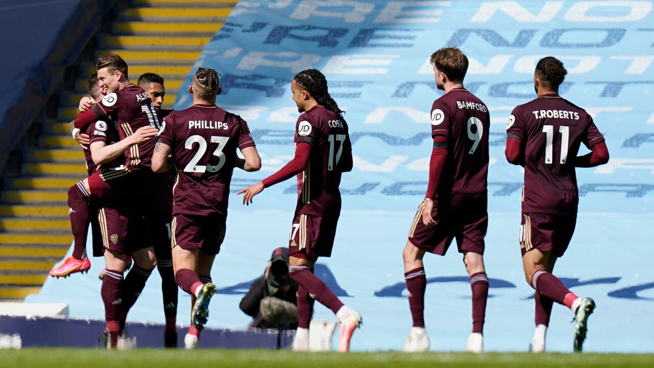 Manchester City y Leeds United en el Etihad Stadium de Manchester. Stuart Dallas fue el absoluto héroe con dos anotaciones.
