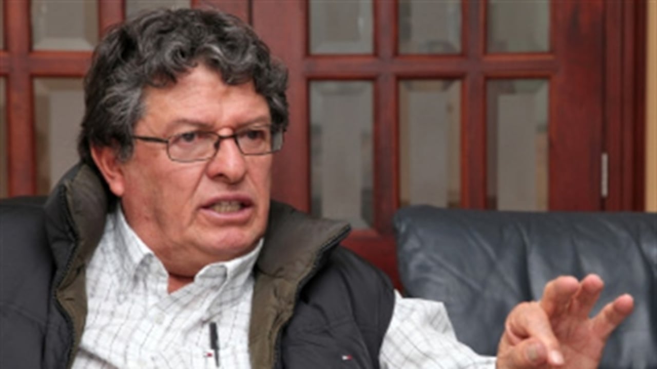 Carlos Solarte, contratista.