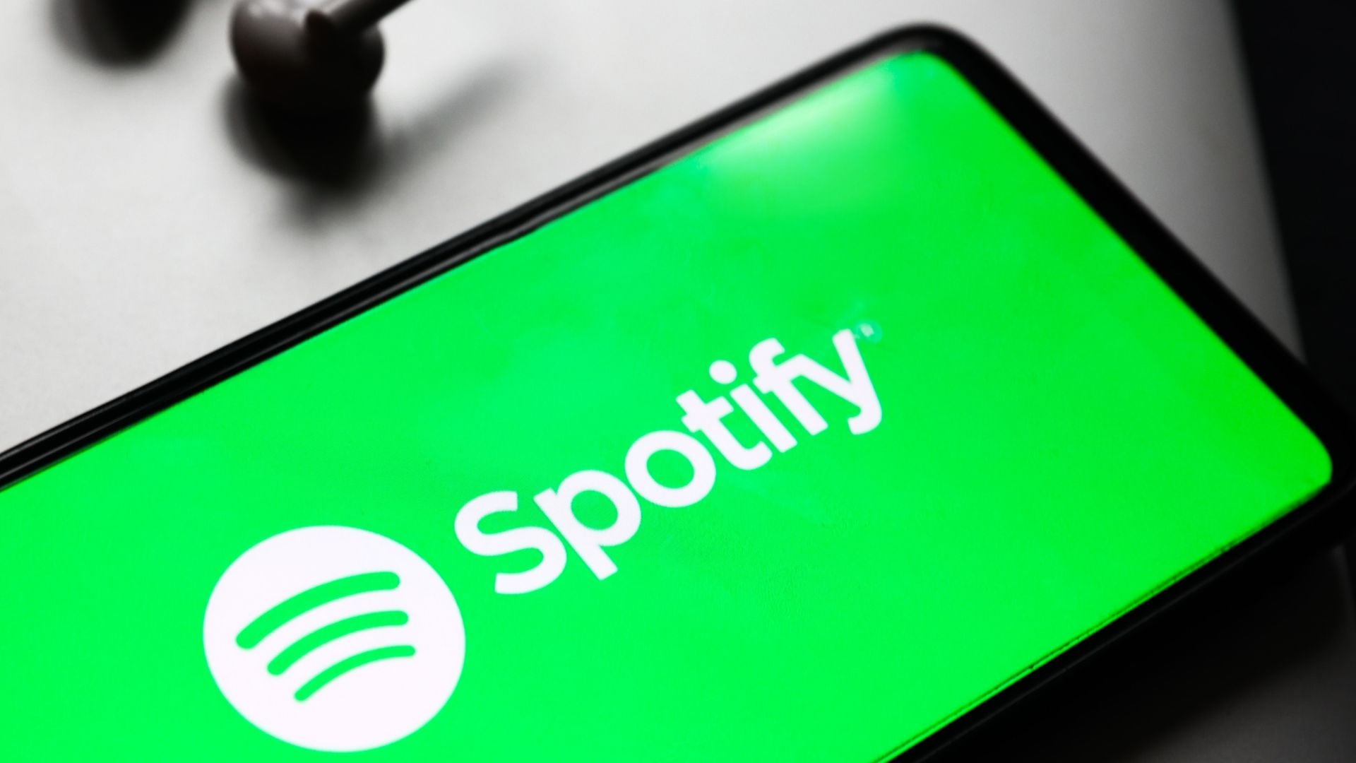 La plataforma busca que artistas y productores tengan más control sobre cómo comunican el uso de IA.