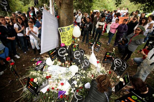 Un homenaje a Rosa Elvira Cely en el lugar donde ocurrieron los hechos. 