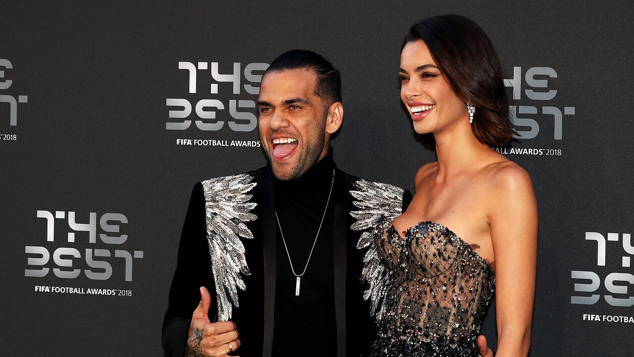 Dani Alves y Joana Sanz en los Best FIFA Awards.