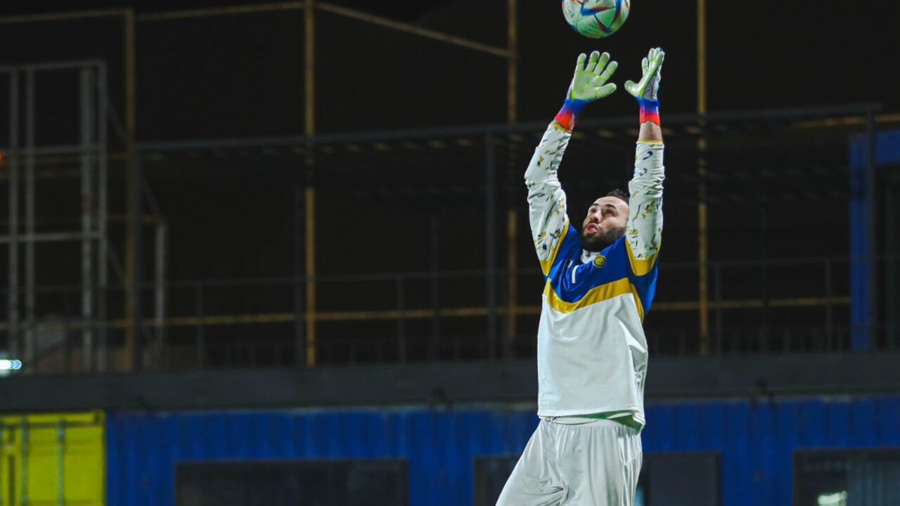 David Ospina regresó este viernes a entrenamientos con Al Nassr.