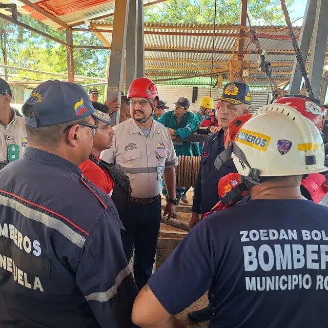 Rescatistas en la tragedia