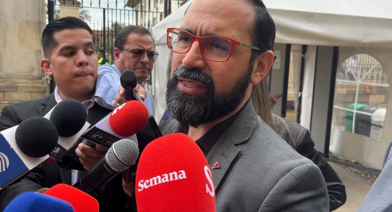 Andrés Camacho ministro de Minas