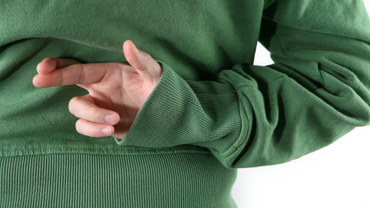 Expresiones habituales pueden alertar sobre una posible mentira, de acuerdo con estudios basados en IA.