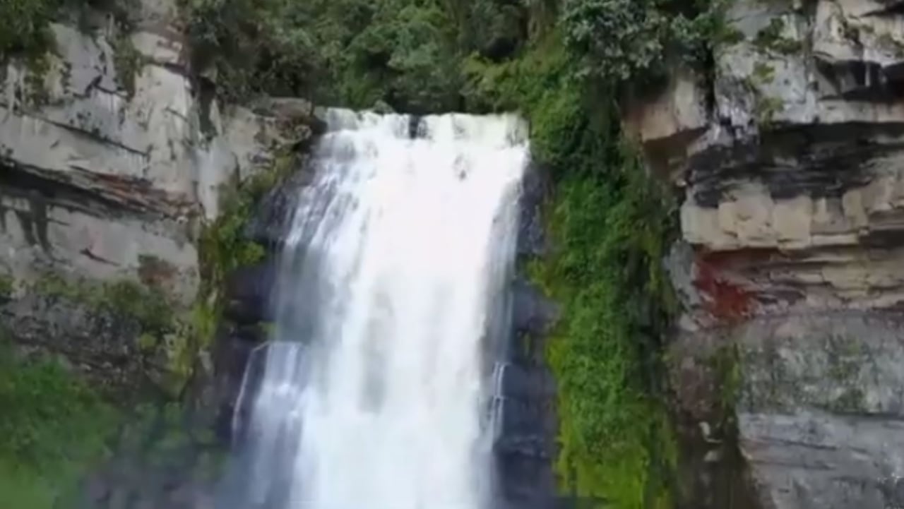 ¿Cómo llegar a la Cascada de Sueva y cuánto cuesta ir?