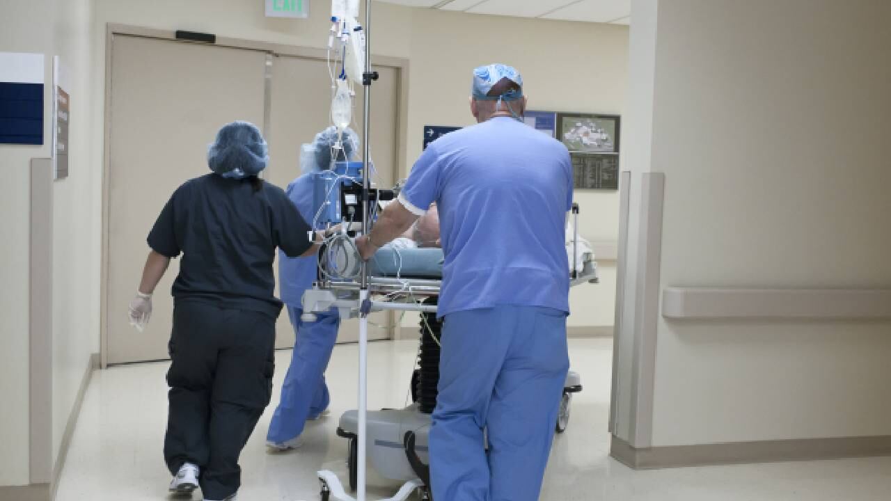 Los cómplices lo abandonaron en la escena.