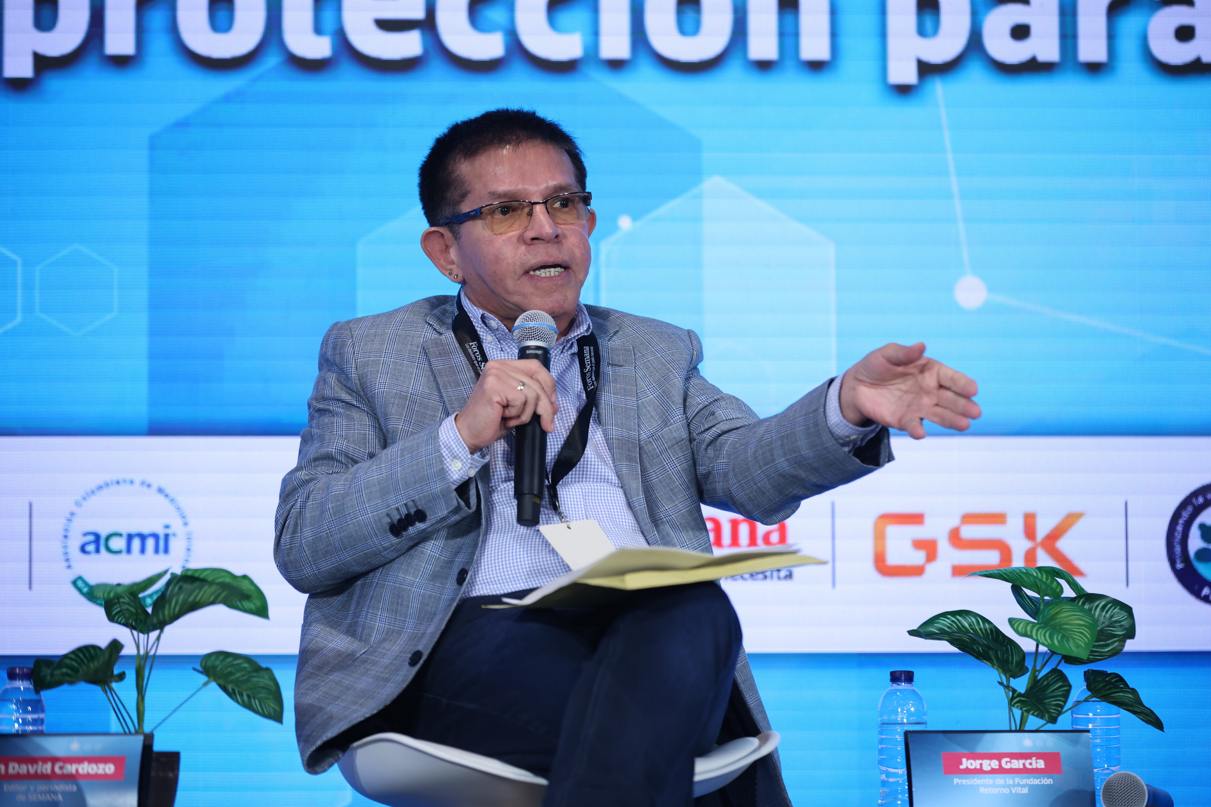 Foro ‘Vacunación en adultos: prevenir para priorizar la vida’
Jueves 3 de julio de 2025,

CONVERSATORIO | Conciencia y vacunas: protección para adultos

Jorge García
Presidente de la Fundación Retorno Vital
John Mario González
Profesor de medicina y coordinador del Laboratorio de Ciencias Básicas Médicas de la Universidad de
los Andes
Denis Honorio Silva Sedano
Gerente de la Asociación Colombia Saludable
Modera: Juan David Cardozo
Editor y periodista de SEMANA