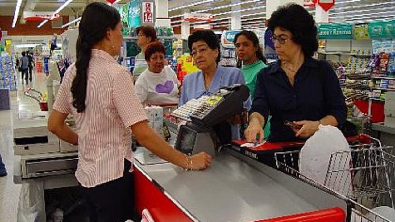 Muchos clientes ya dudan de donar en las cajas de los almacenes de cadena.