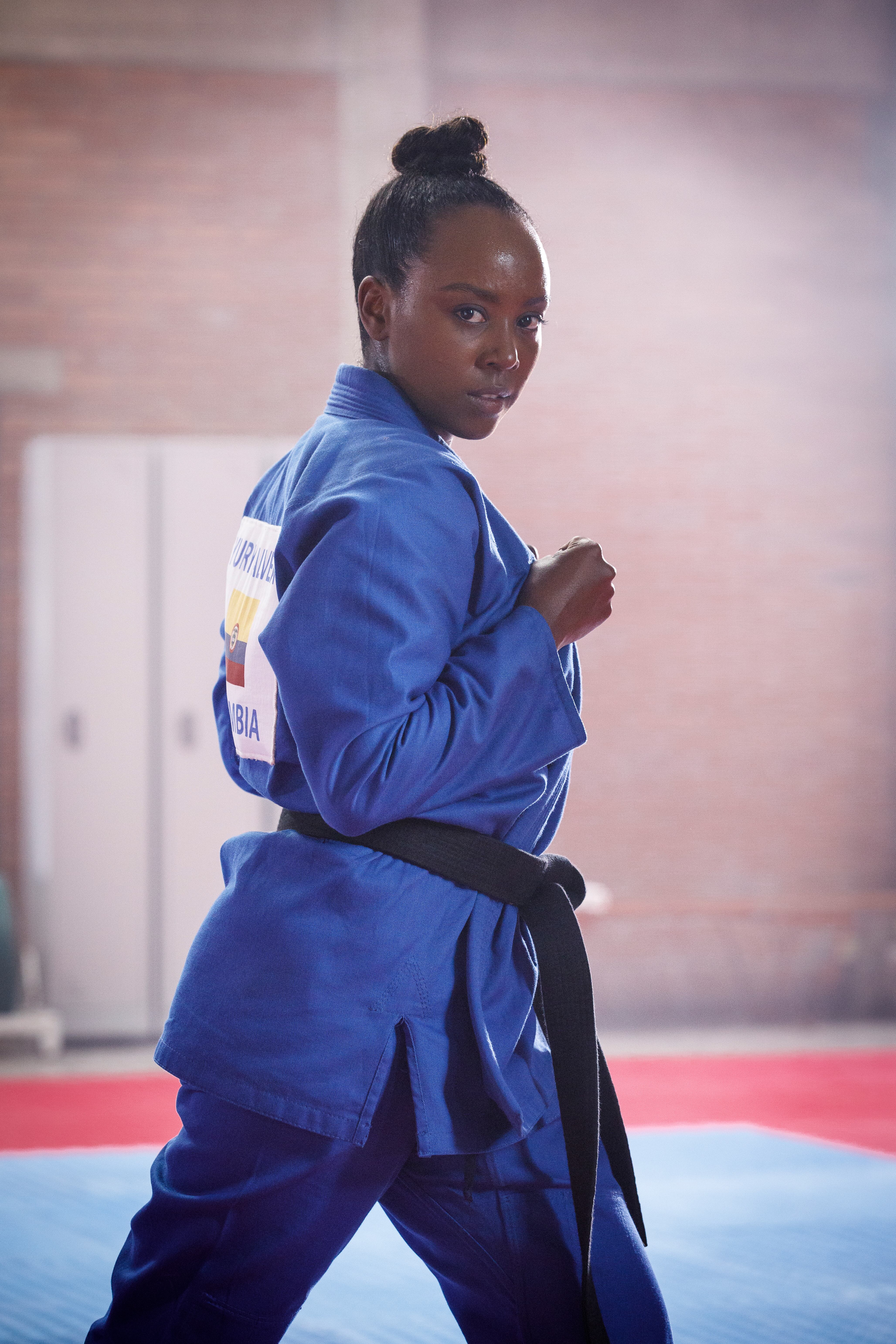 Mayra Luna en el papel de Yuri Alvear