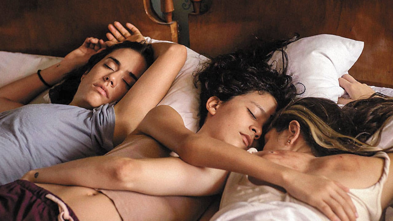 Carolina Ramírez, Lina Marcela Sánchez, María Camila Mejía y Sofía Paz interpretan a las hermanas que se reúnen cuando muere su padre.