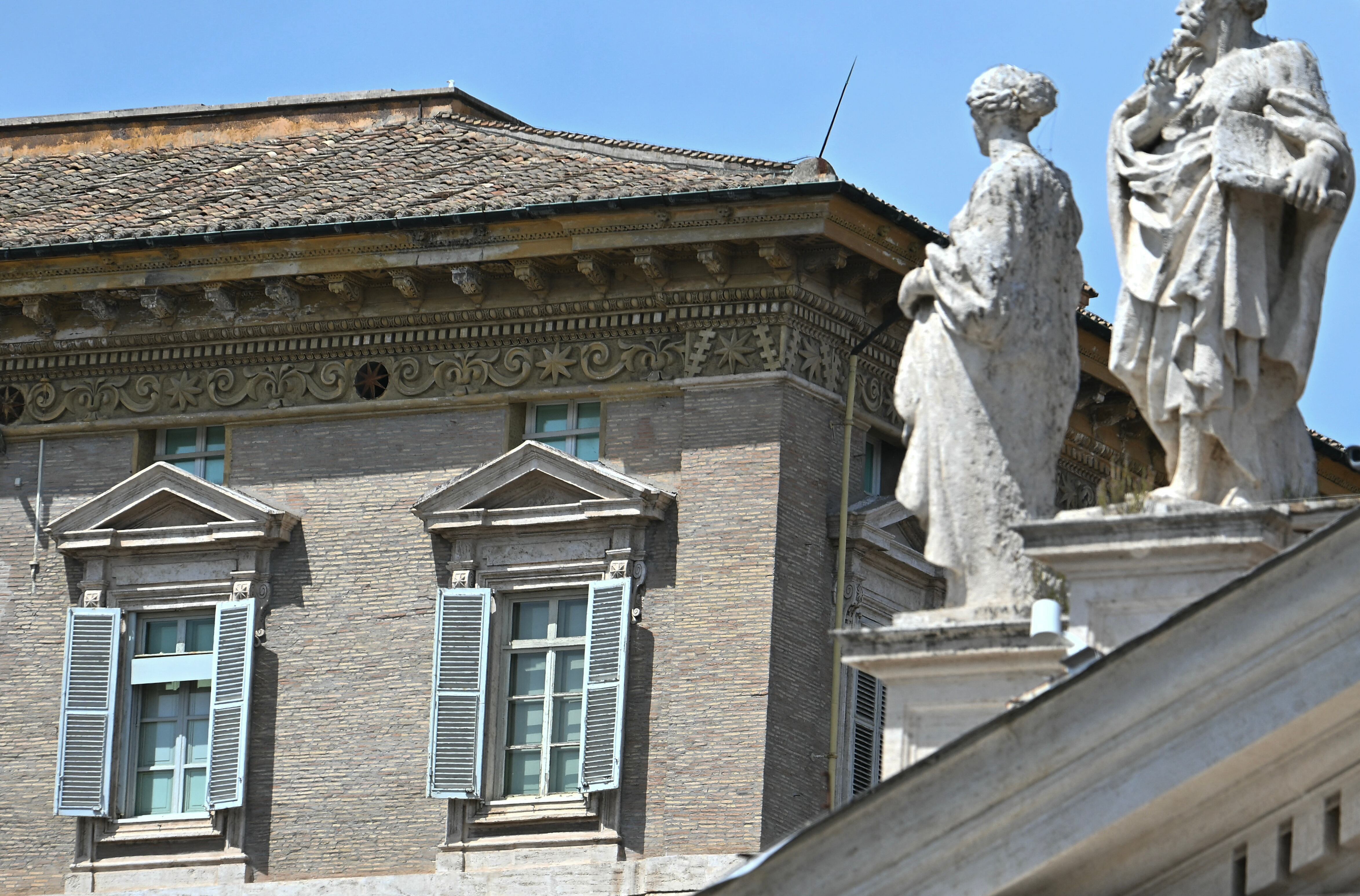 El Papa Francisco falleció el 21 de abril de 2025 a los 88 años, un día después de su esperada aparición en la Plaza de San Pedro el Domingo de Pascua, según informó el Vaticano en un comunicado.