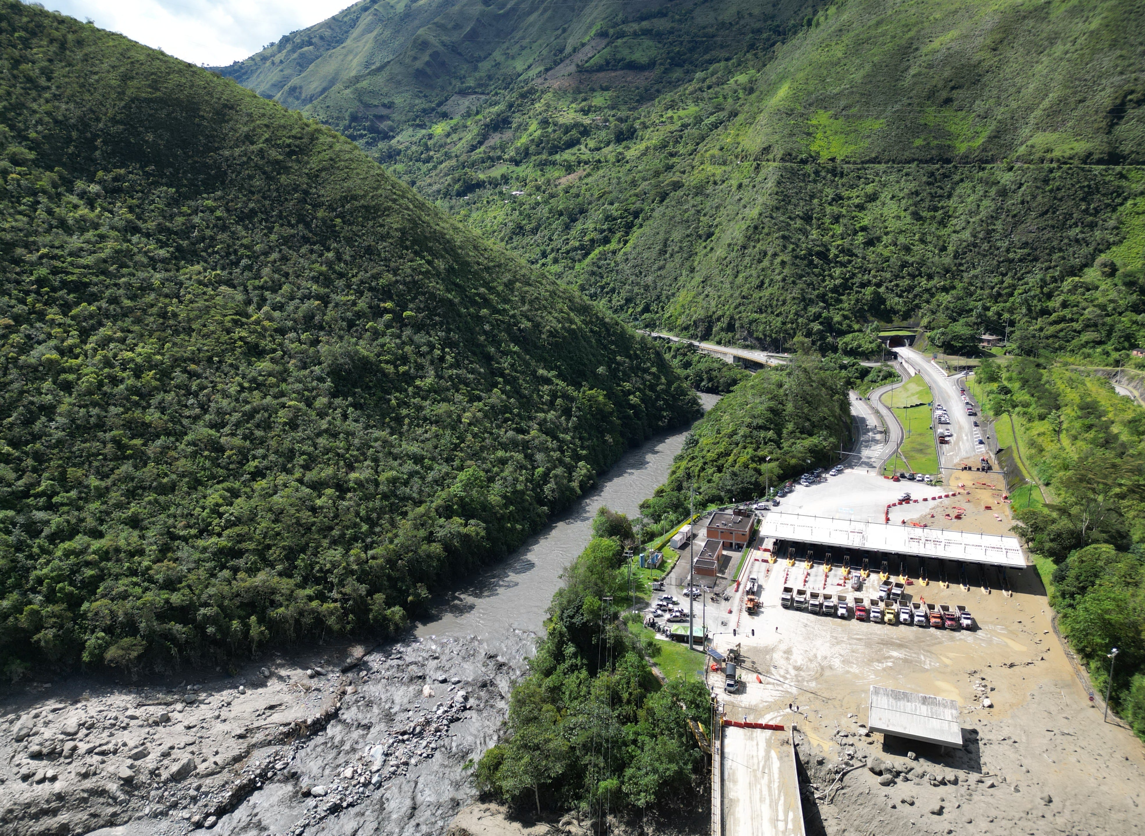 Avalancha en Quetame, Cundinamarca Drone