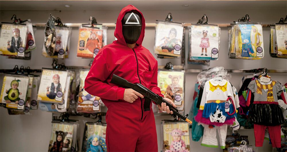 El disfraz de la exitosa serie de Netflix será uno de los mas usados en esta fecha. 