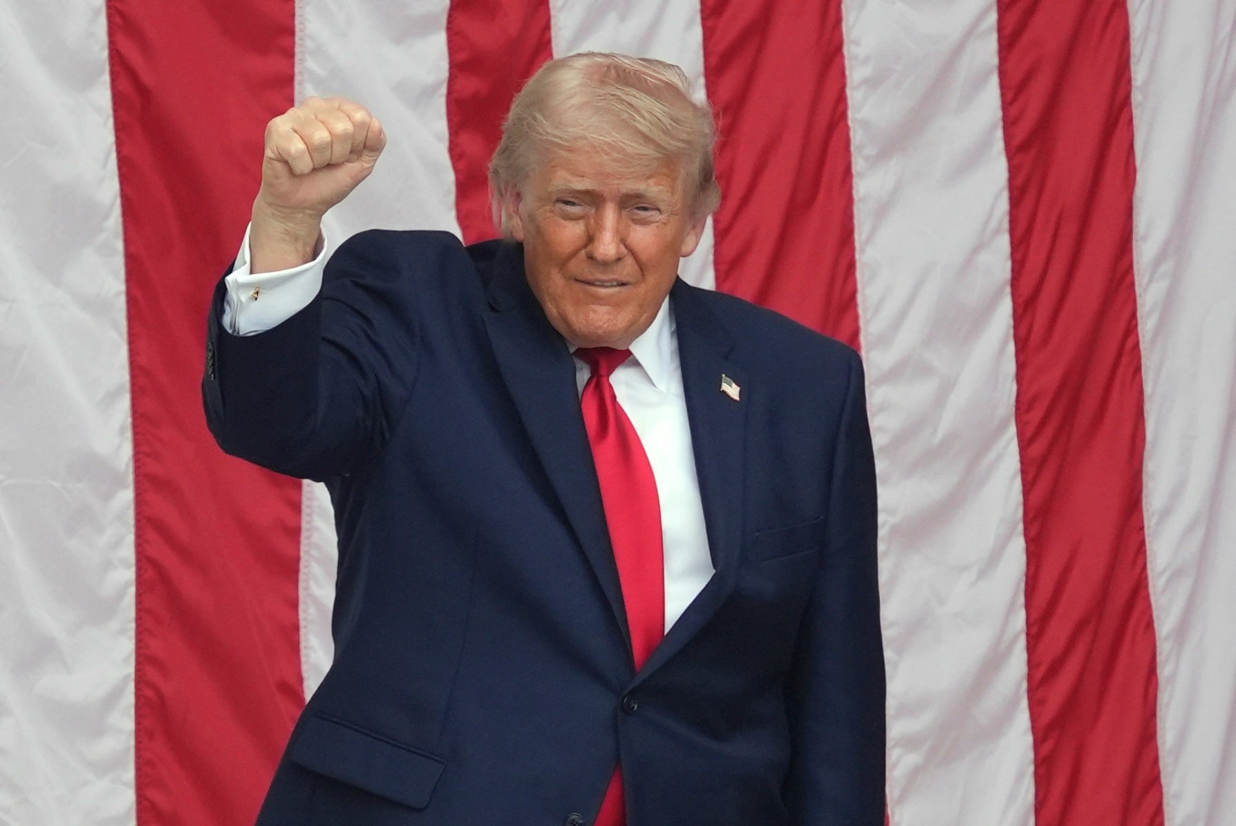 El presidente Donald Trump en la conmemoración del Día Nacional de los Caídos en Guerras.