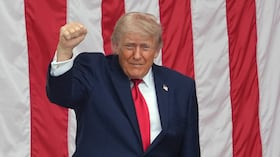 El presidente Donald Trump en la conmemoración del Día Nacional de los Caídos en Guerras.