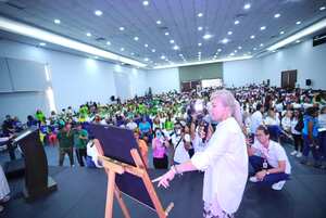 Dilian Francisca Toro, candidata a la Gobernación del Valle, presidió la ceremonia.