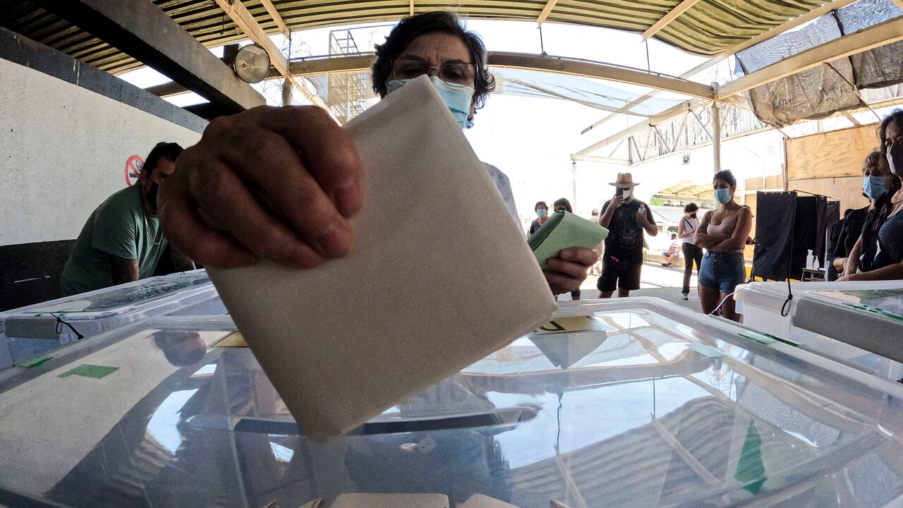 Avanza la jornada de votación en Chile. Sin embargo, uno de los candidatos, Franco Parisi, no votará.