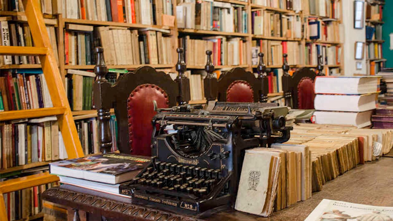Merlín, en el centro de Bogotá, tiene más de 200.000 libros usados. Foto: Diana Rey Melo - SEMANA