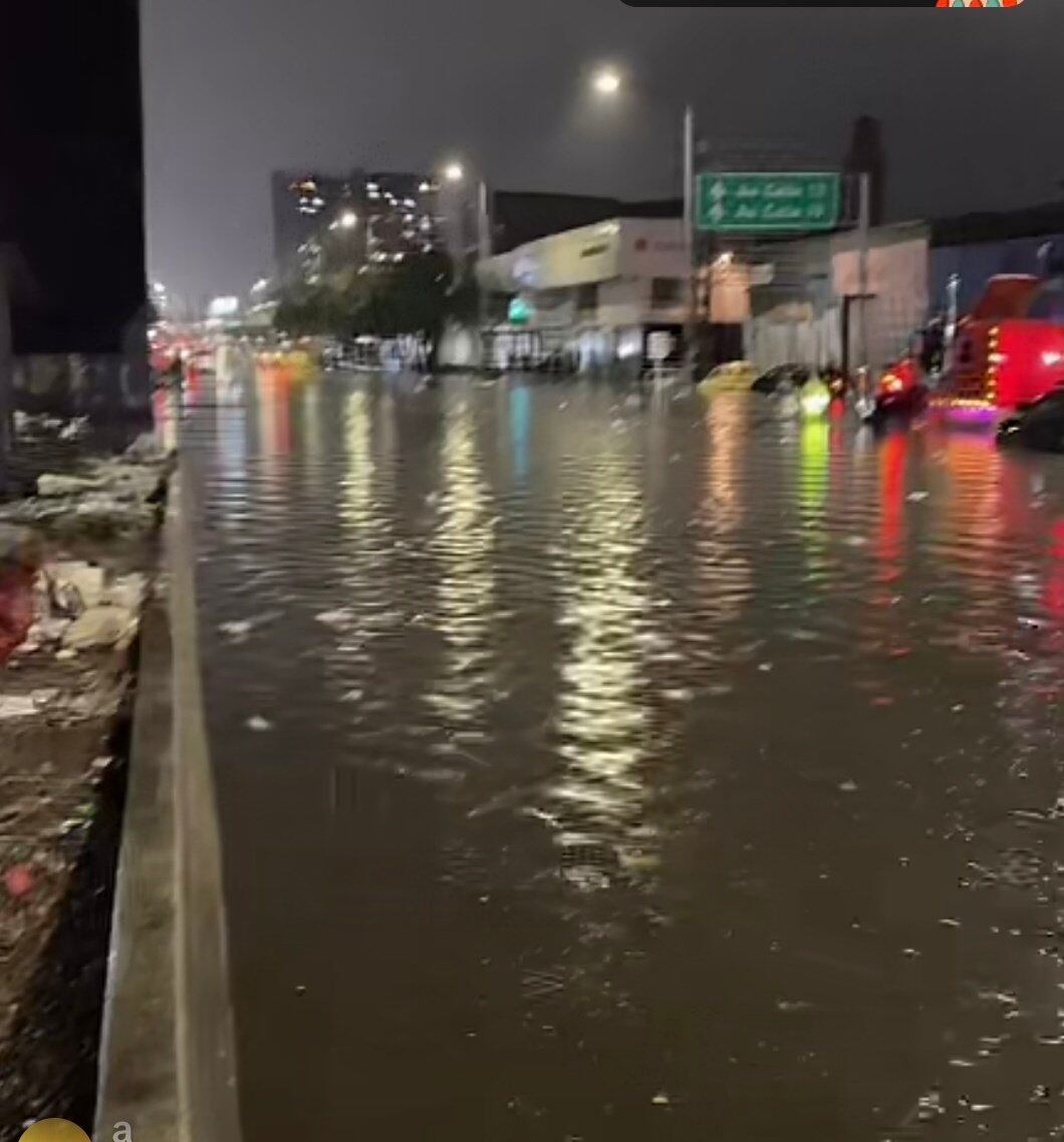Las lluvias convirtieron la avenida Carrera 30 con Calle Sexta en una zona de riesgo para motociclistas.