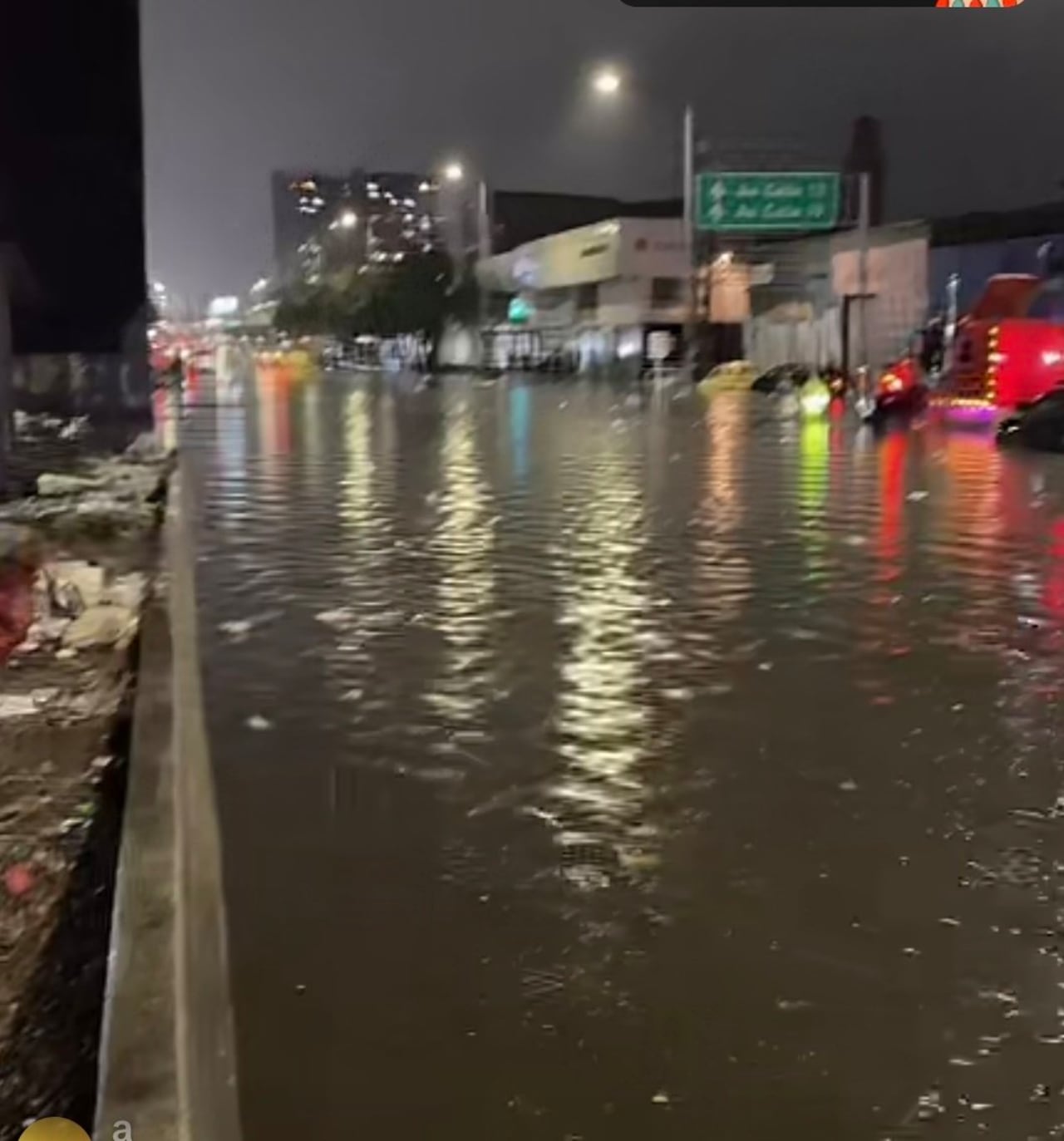 Las lluvias convirtieron la avenida Carrera 30 con Calle Sexta en una zona de riesgo para motociclistas.