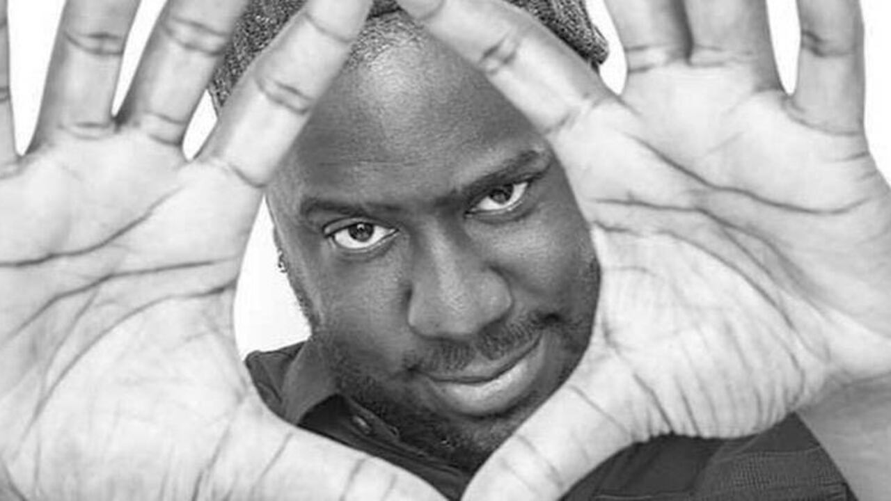 Robert Glasper se identifica como jazzista, pero se ha rehusado a colorear su obra dentro de las líneas canónicas del jazz: al contrario, se caracteriza por explorar y crear a partir de la fusión.