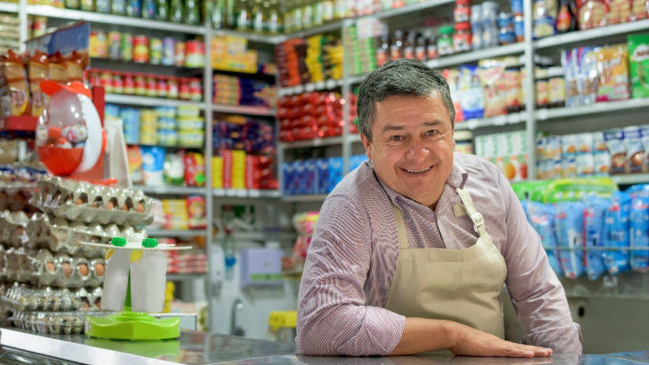 De los 700 pequeños negocios de comercio, 260 mil son tiendas tradicionales, entre las que se encuentran panaderías y cigarrerías.