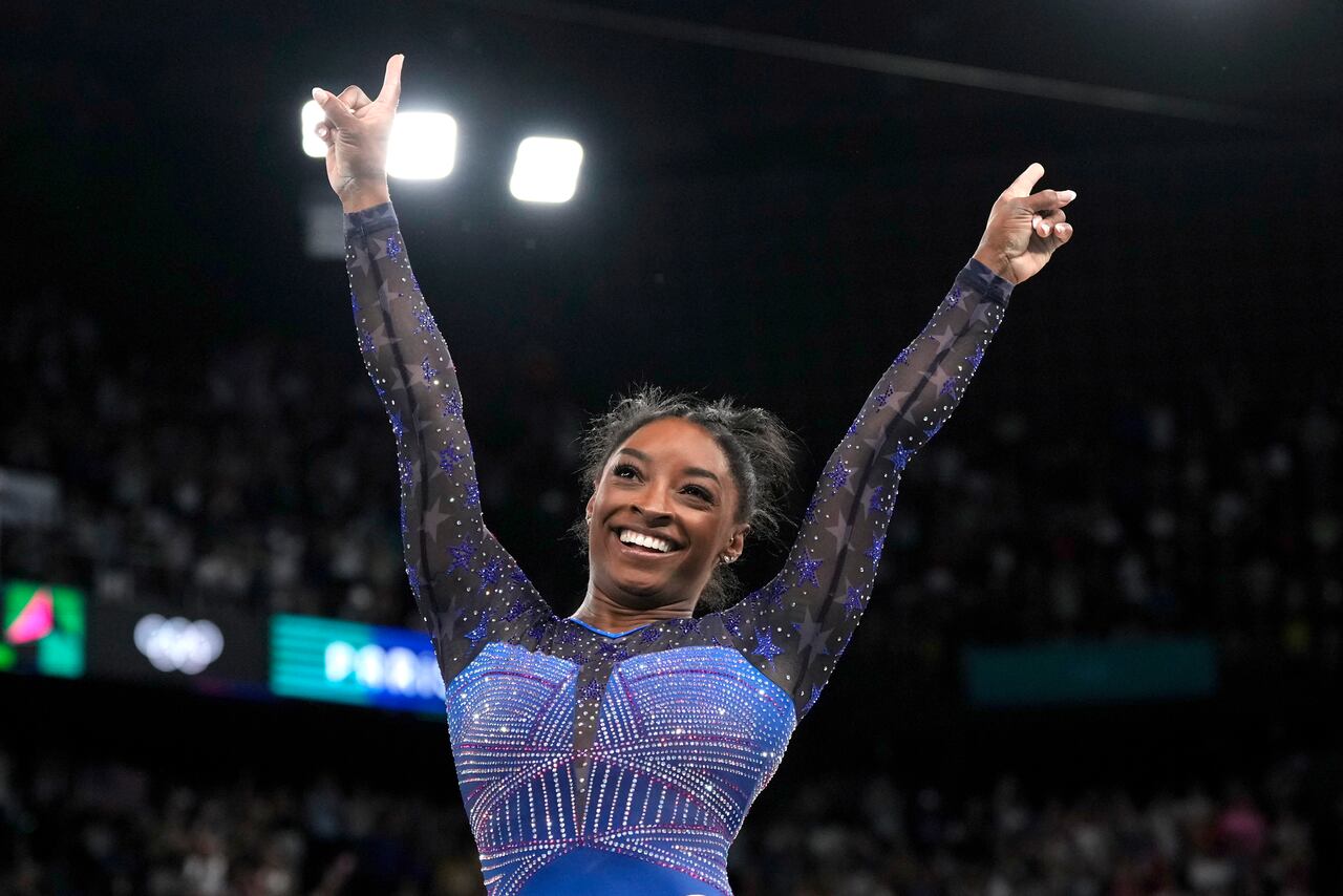 Simone Biles se cuelga otra medalla de oro en su carrera como deportista.