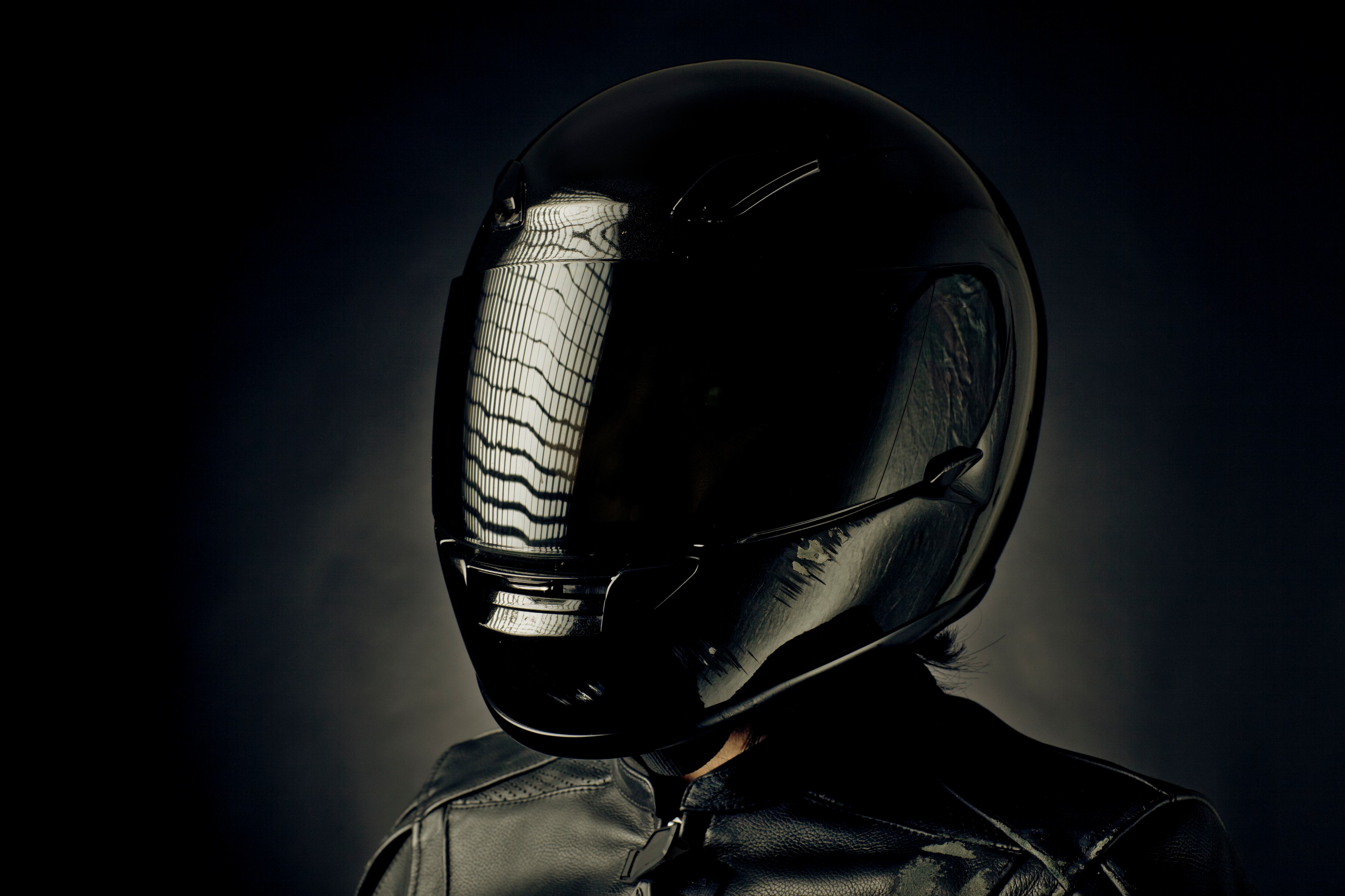 Los cascos ayudan a proteger la cabeza de cualquier accidente.