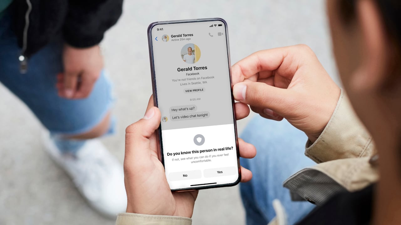 Instagram y Facebook lanza medidas de protección para menores ante adultos malintencionados.