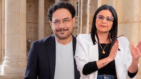 Iván Cepeda (candidato presidencial) y Angie Rodríguez (directora del Fondo Adaptación)