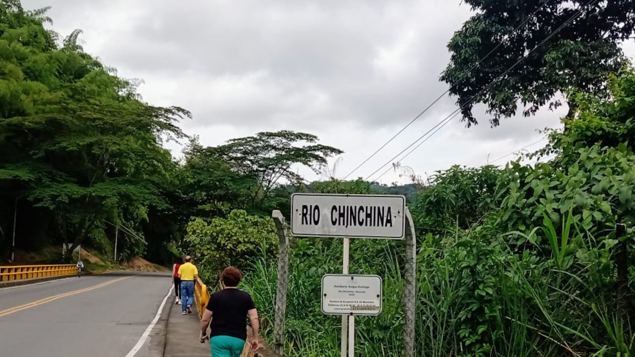 Las autoridades lograron la captura de un sujeto, al parecer un adulto mayor de 65 años, quien habría confesado que fue él precisamente quien se llevó a la menor de su casa.