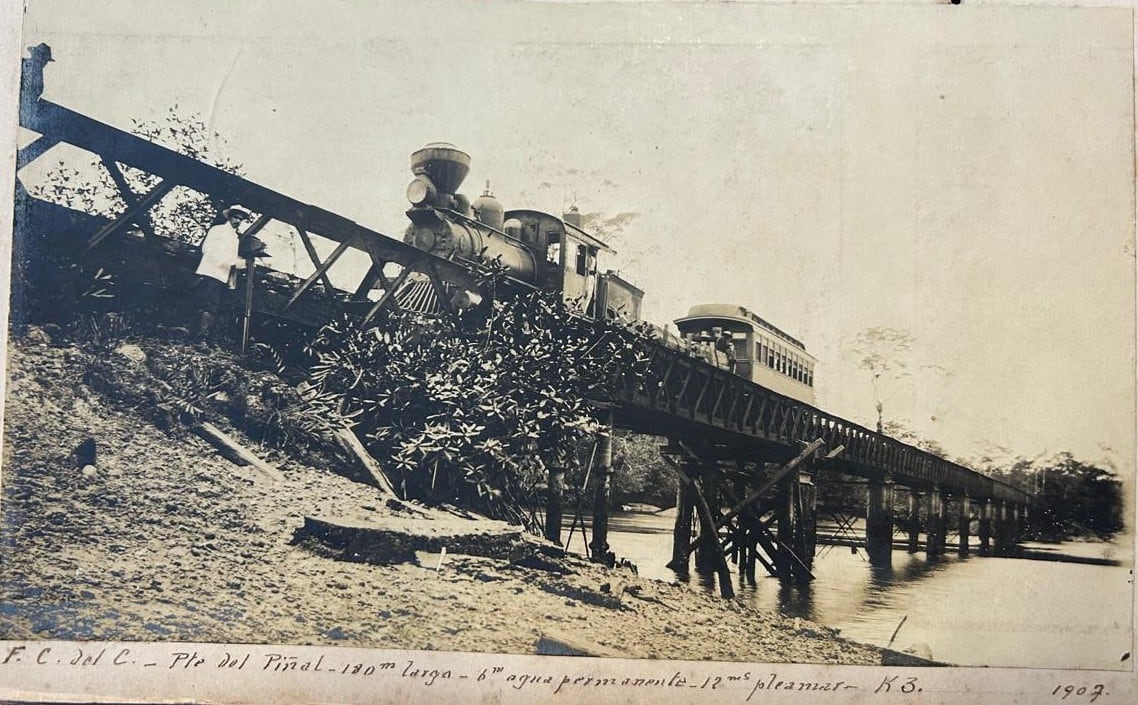 La historia de los ferrocarriles y la aviación se pueden consultar en el Archivo General de la Nación