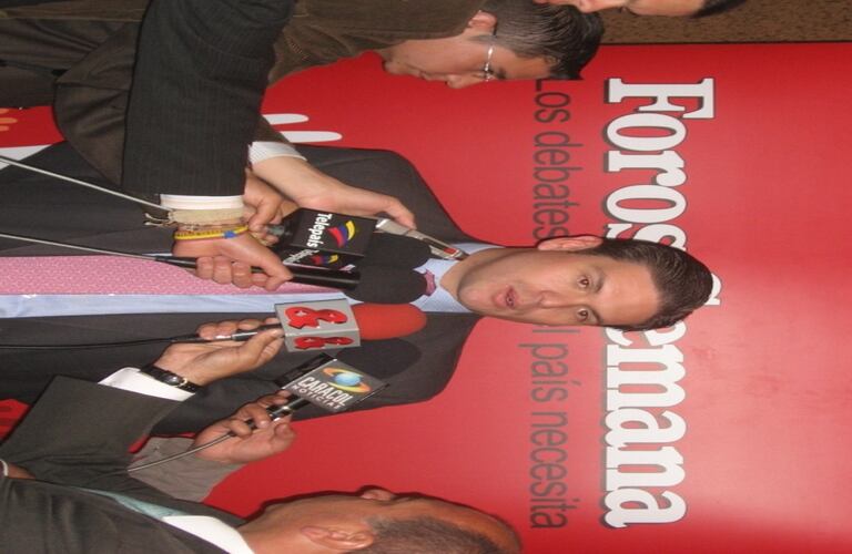 El periodismo con carácter es noticia, Foros Semana