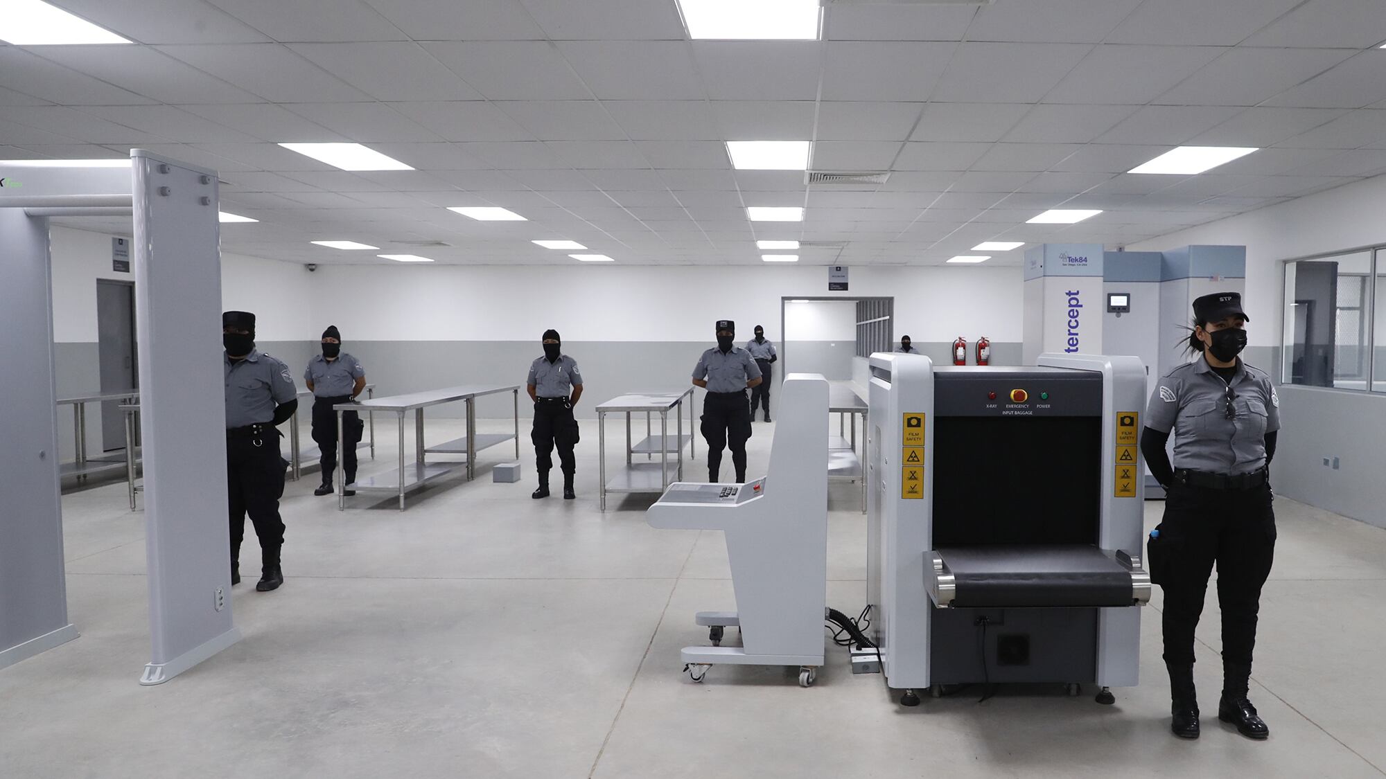 Centro de Confinamiento del Terrorismo" (CECOT)