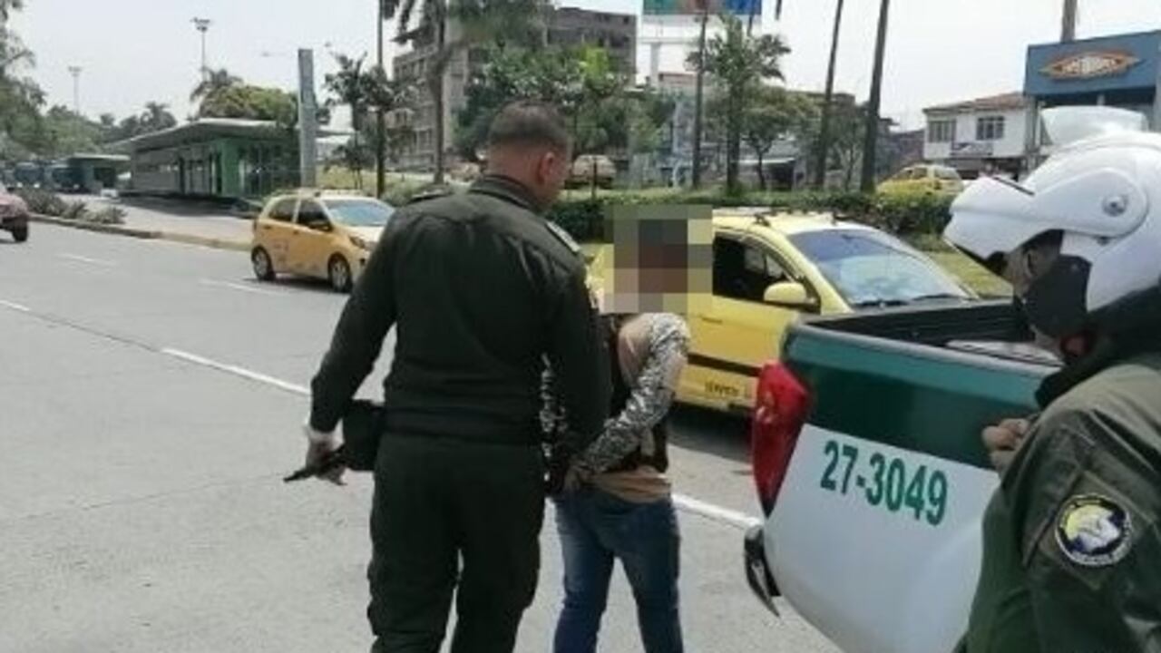 El conductor fue capturado por agentes de la Policía.