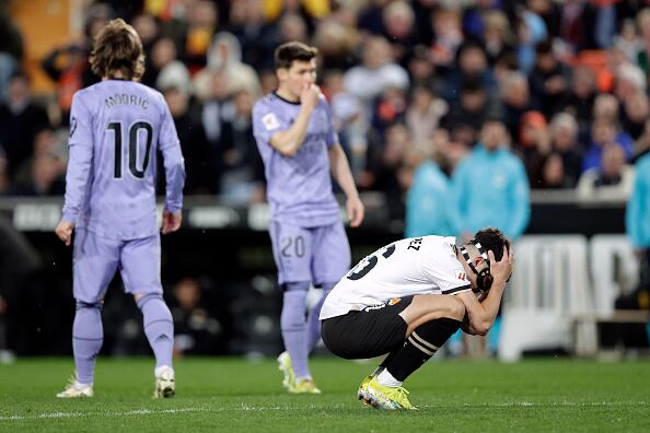 Diego López, devastado tras ver la lesión de su compañero.