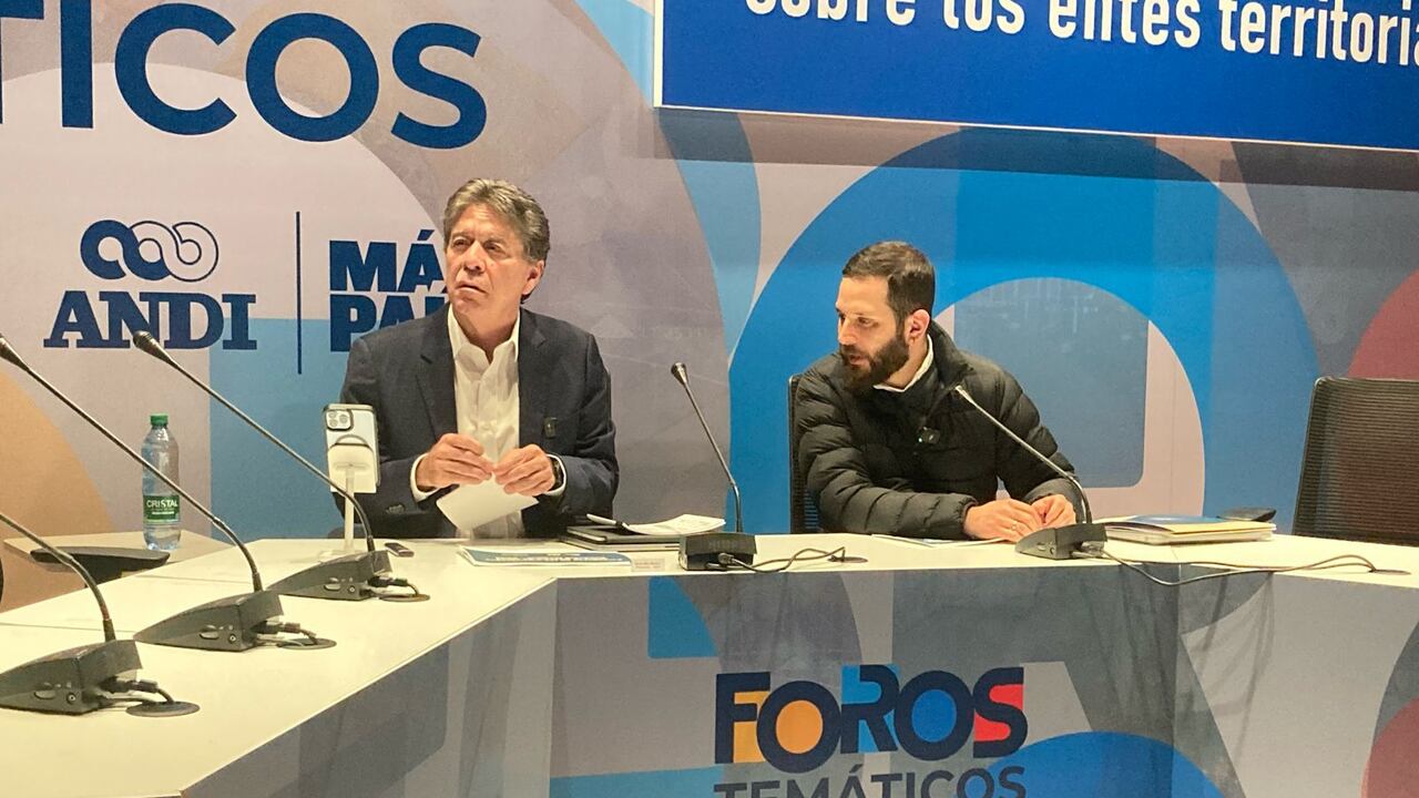 Rueda de prensa de la Andi en la que presentaron los resultados de la encuesta sobre salud.