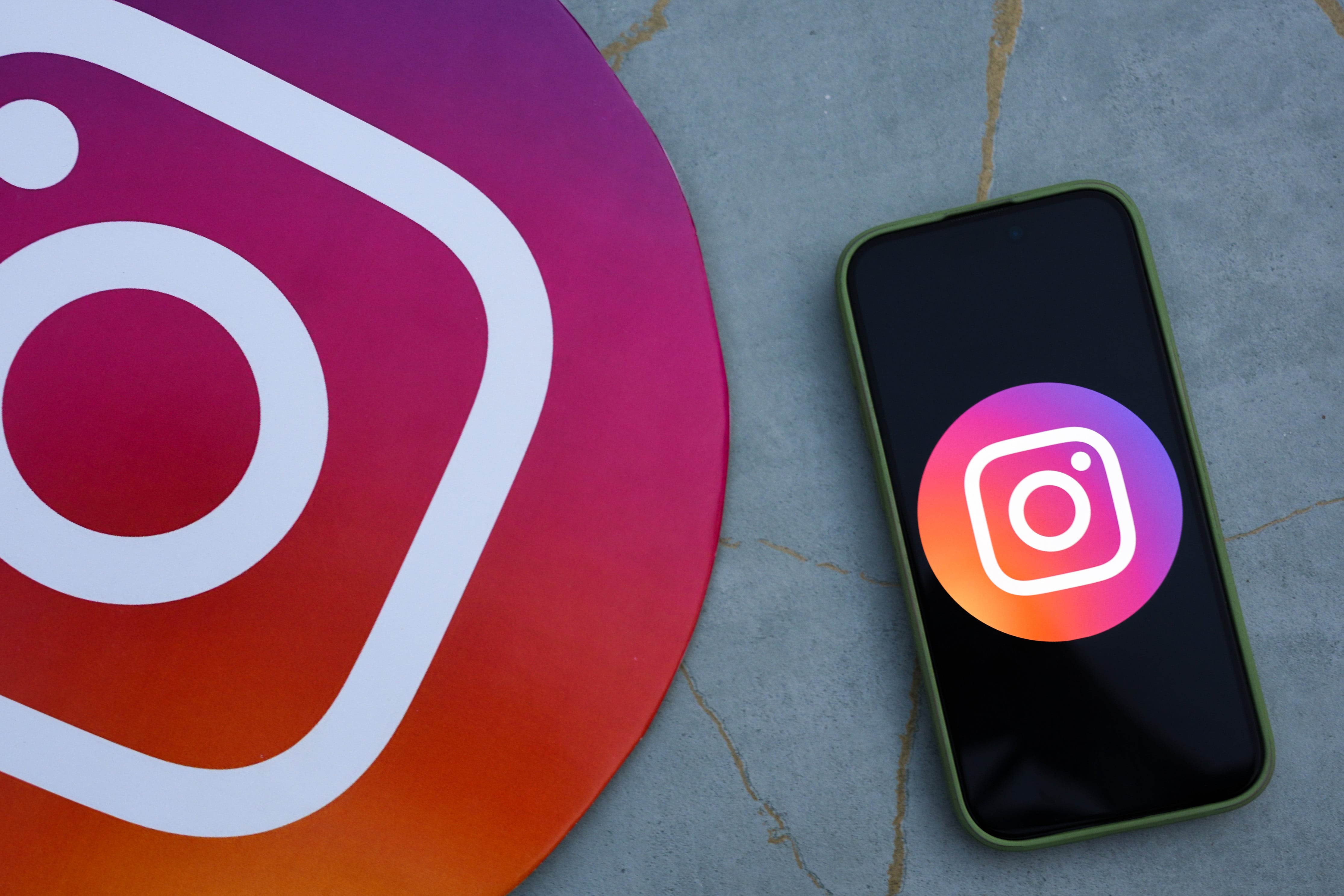 Instagram permite agregar la música de sus publicaciones a Spotify.