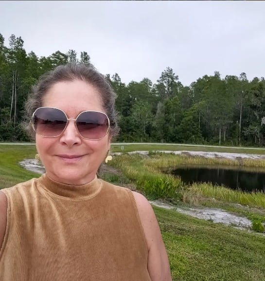 La presentadora de televisión, no ocultó su tristeza sobre el hecho de que por su edad se haya visto afectada de formar parte de grandes producciones colombianas.