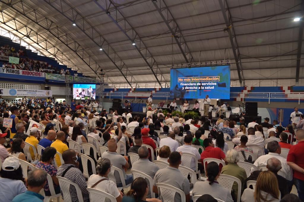 La ministra de Salud, Carolina Corcho, el superintendente de Salud, Ulahy Beltrán, y varios miembros del gobierno Petro estuvieron en Cali.