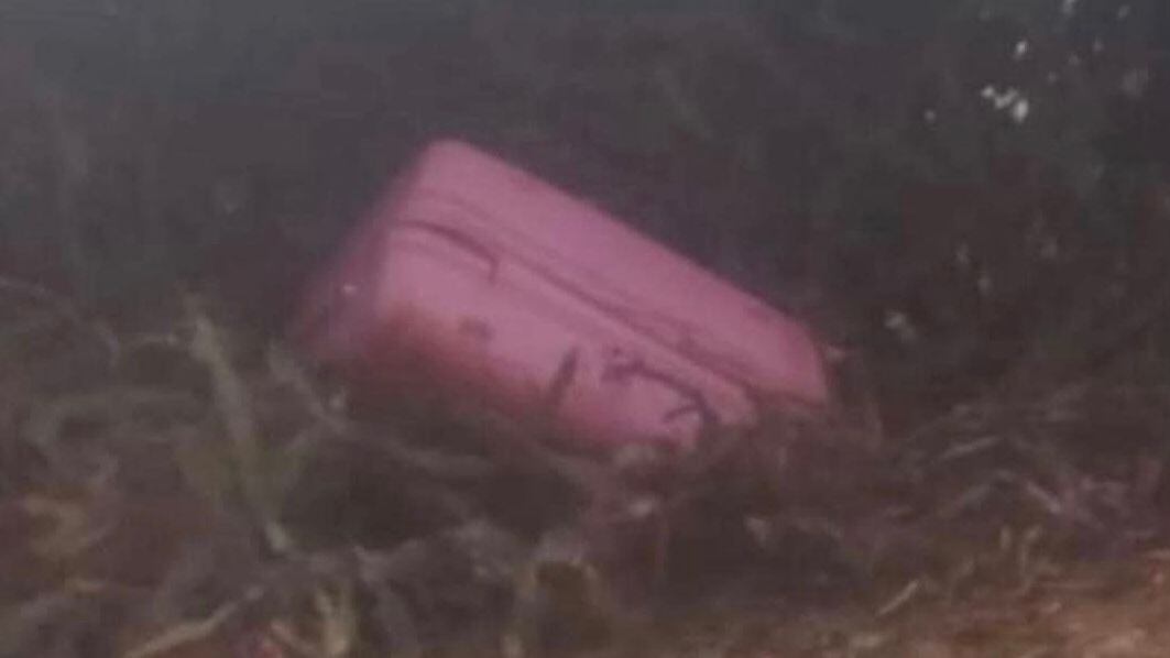 Maleta donde fue hallado el cuerpo sin vida.