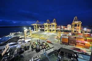 Buenaventura como destino turístico. El pasado miércoles 22 de noviembre, Buenaventura recibió por primera vez un crucero en su puerto. En el navío bautizado MS Hamburg arribaron cuatrocientos turistas alemanes, que desembarcaron para conocer la oferta cultural, gastronómica y natural del distrito especial.