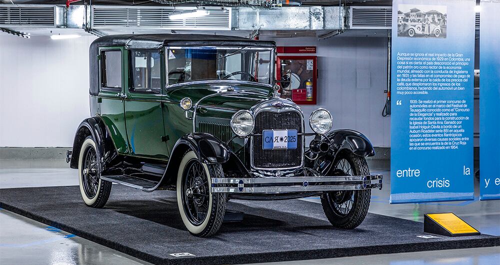 Este ejemplar perteneció al presidente colombiano Miguel Abadía Méndez, quien lo utilizó durante su mandato entre 1926 y 1930.