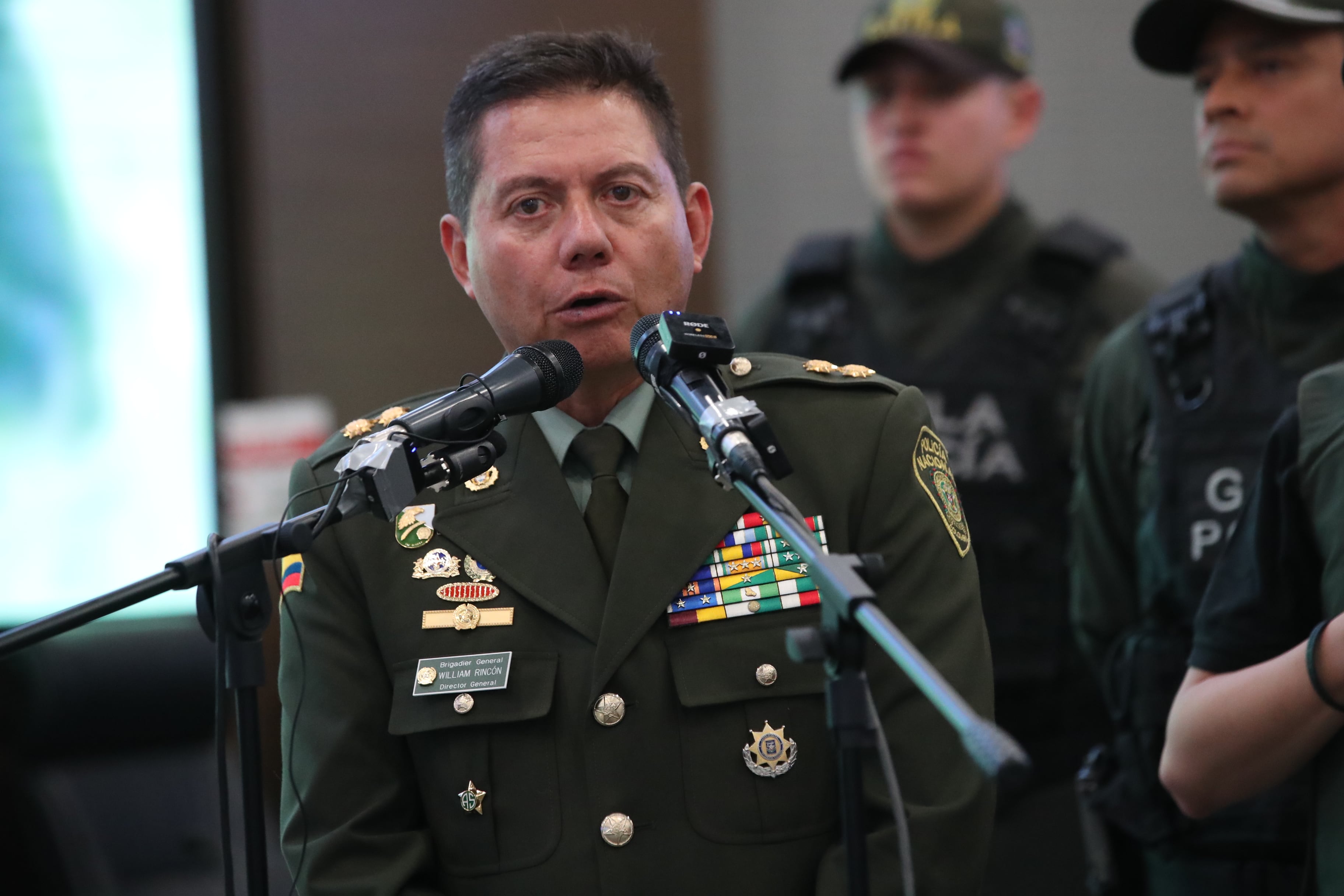 Gaula de la Policía Nacional, con apoyo de comandos Jungla, logró el rescate del cantante Miguel Ayala (hijo del artista Giovanny Ayala) y su mánager Nicolás Pantoja, secuestrados departamento del Cauca”.