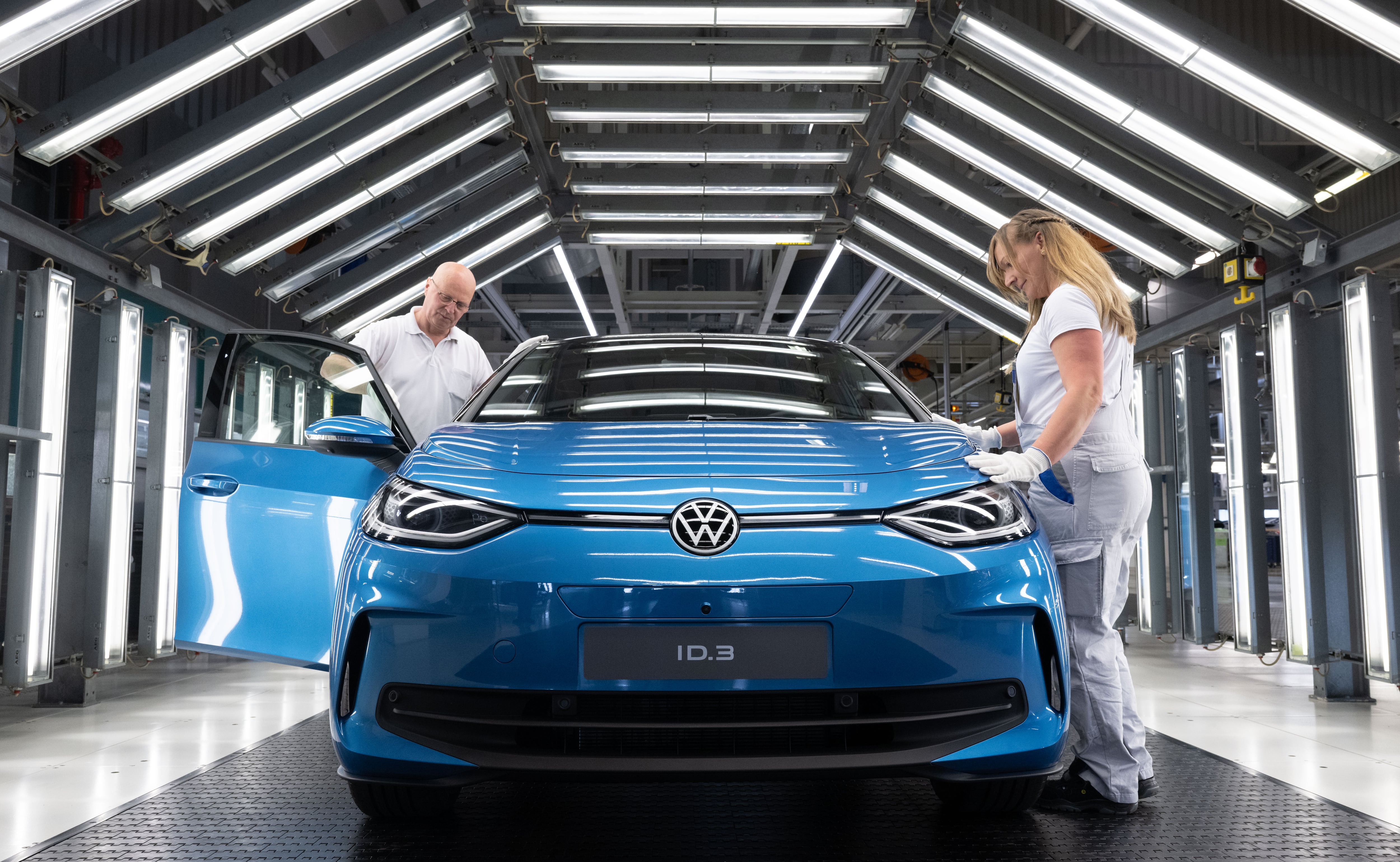El Volkswagen ID.3 es una de las apuestas de la firma alemana para apuntarle a la electrificación.