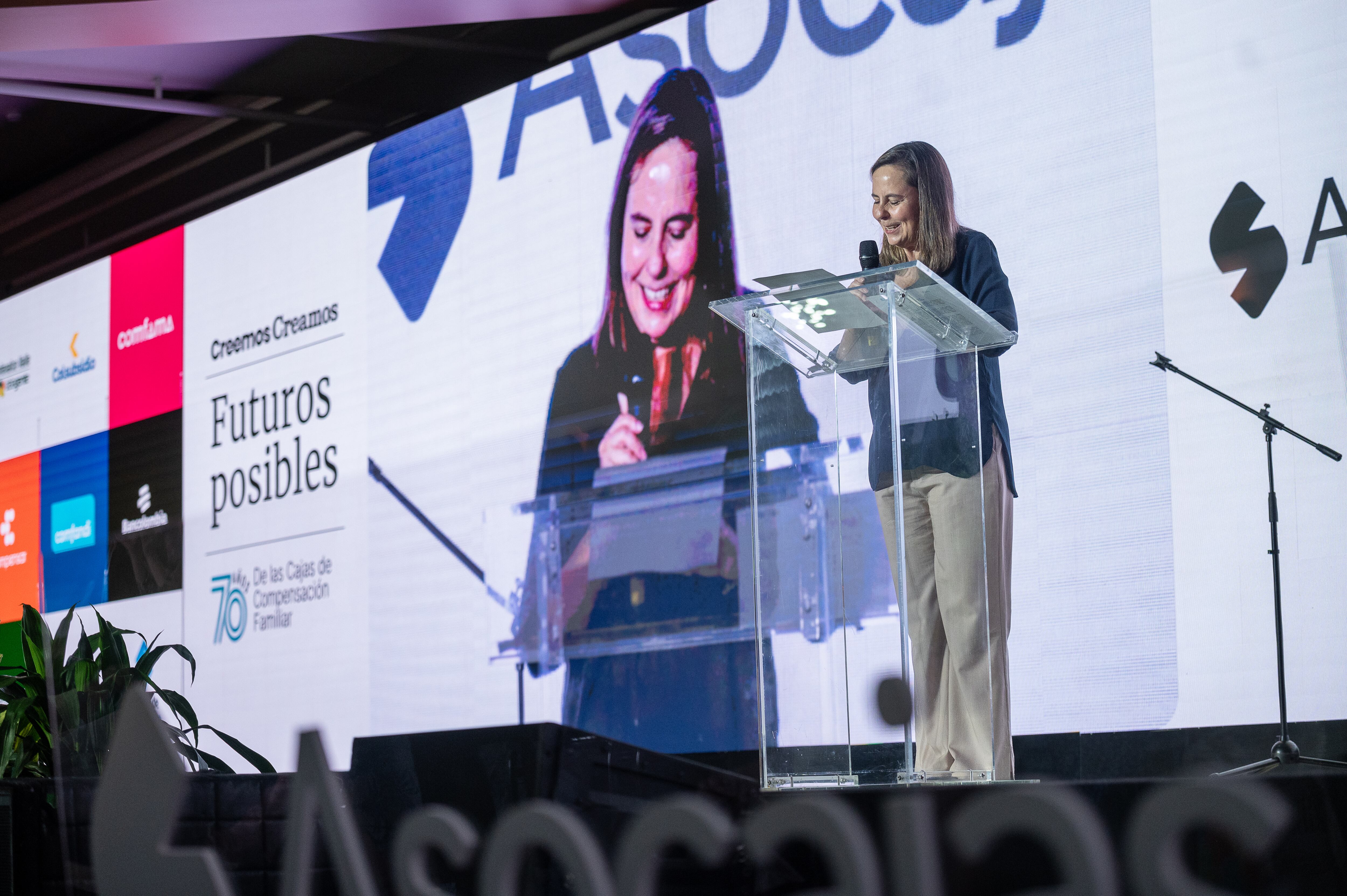 Ministra de Vivienda, Helga Rivas.