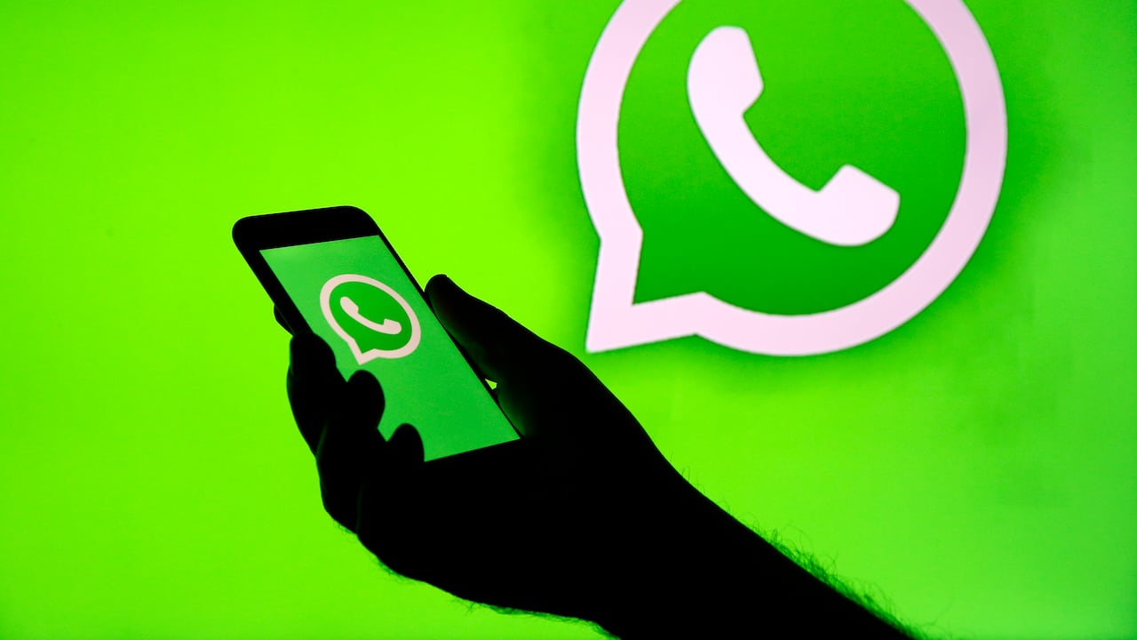 WhatsApp publicó su última beta para móviles iOS, 22.5.0.70, que contiene una nueva forma de mostrar a los usuarios las llamadas de voz, como ha informado el portal especializado WABetaInfo. (Foto de Chesnot/Getty Images)