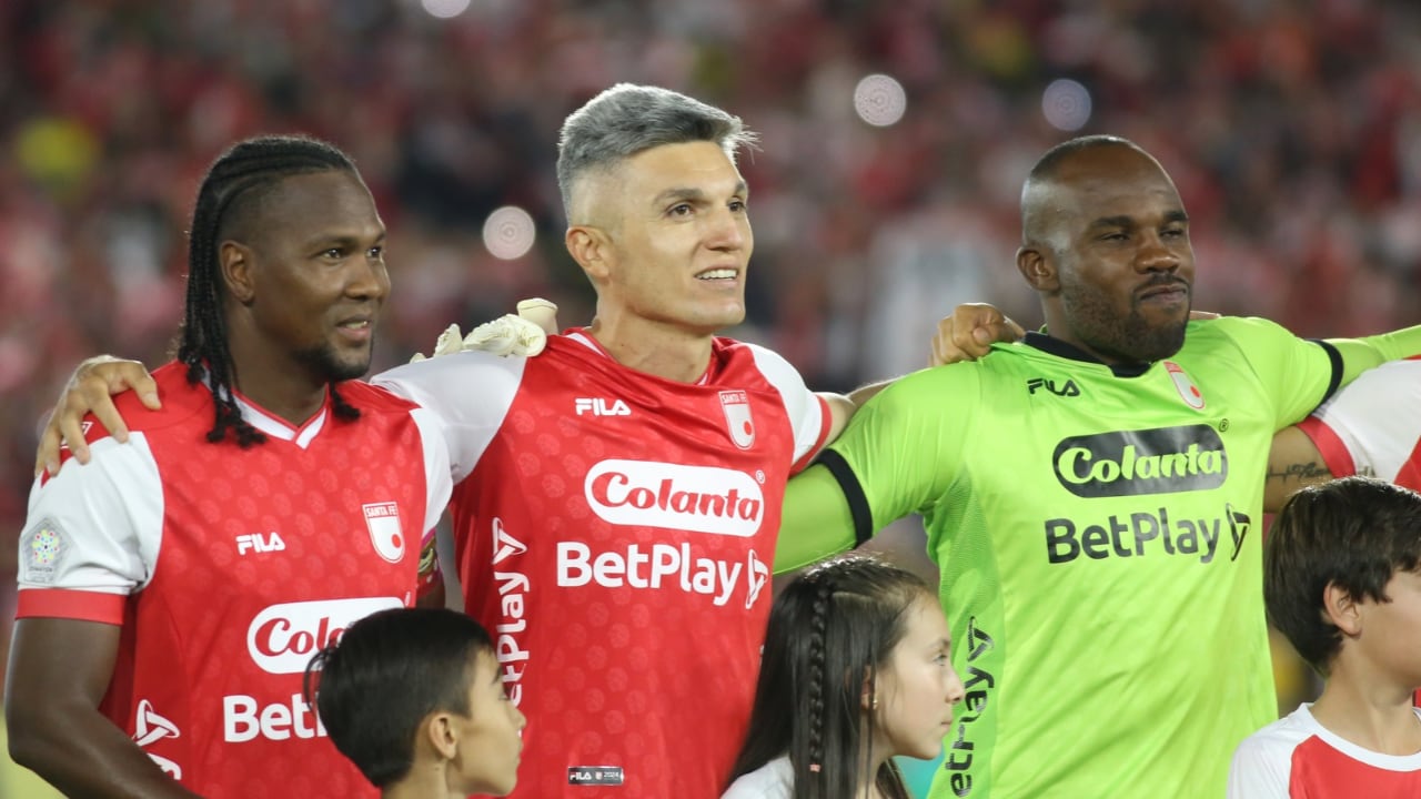 Hugo Rodallega, Daniel Torres y Andrés Mosquera Marmolejo: jugadores de Independiente Santa Fe.